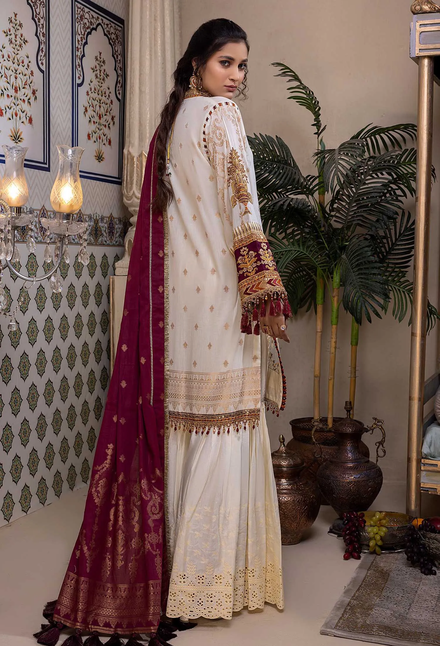 Adan's Libas Naqsh · Schiffli Embroidered Jacquard Lawn Collection – Valley