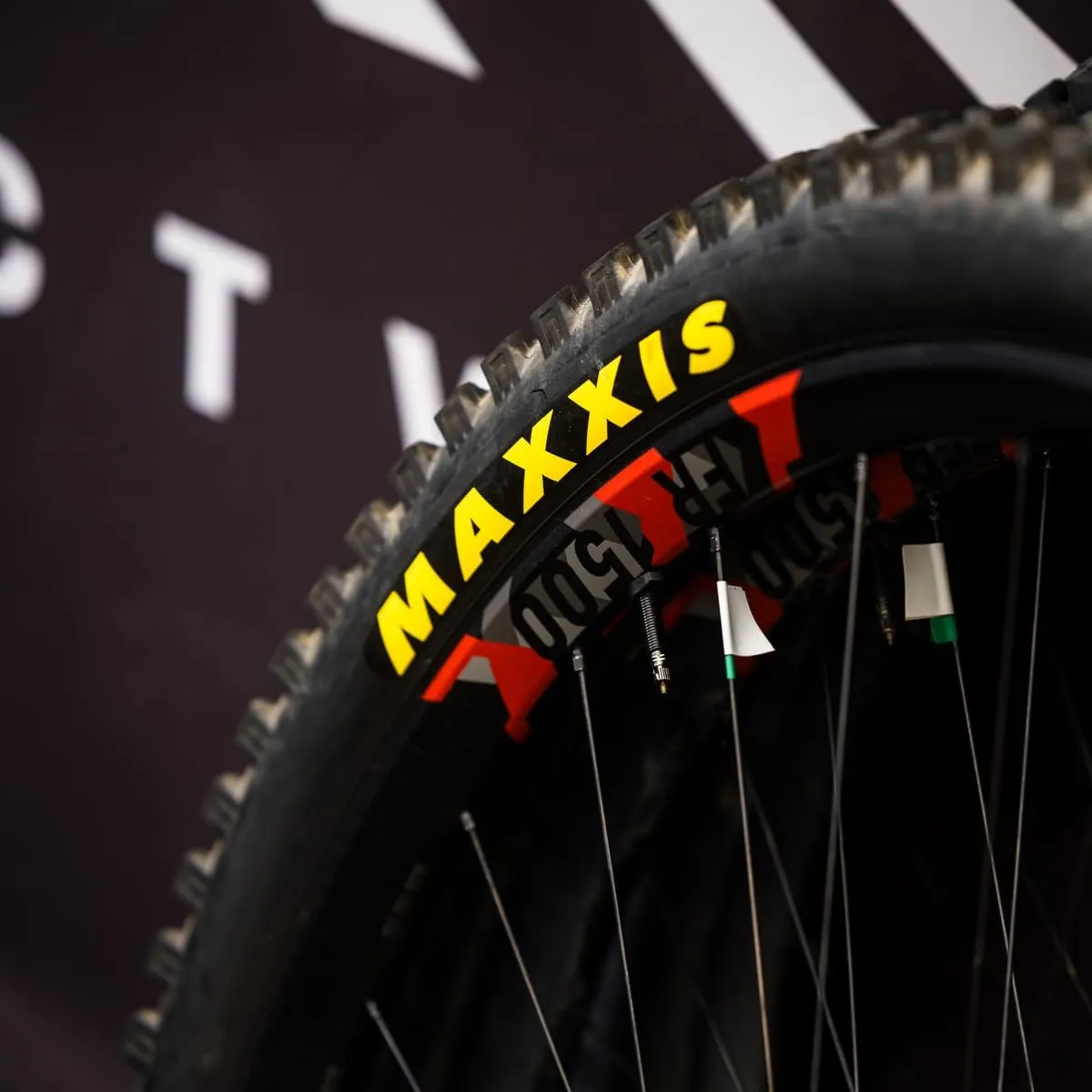 MAXXIS Minion DHR II - 3C MaxxTerra - 26, 27.5, 29 - DH, EXO , DD, EXO - E50 Rating, Tubeless | Excellent Braking and Cornering Traction in Steep Terrain